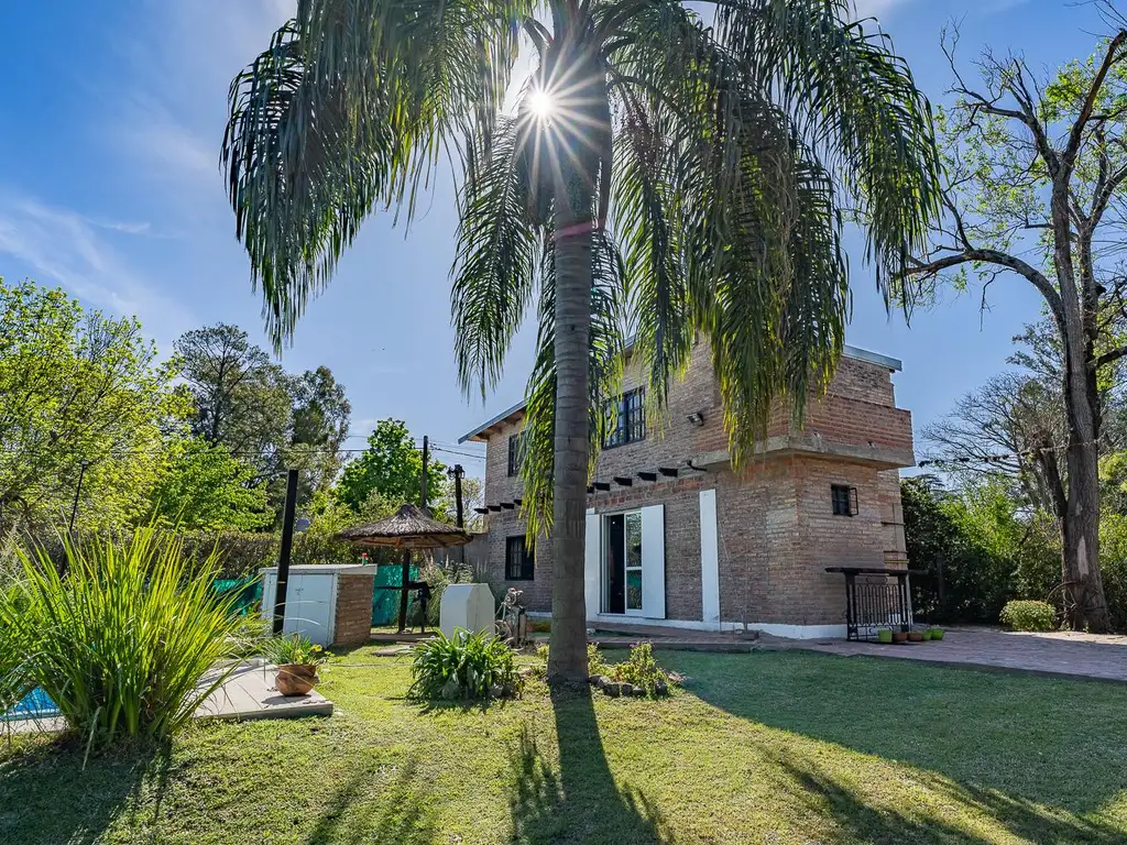 VENTA - Casa - 2 dormitorios - Oliveros, Santa Fe.