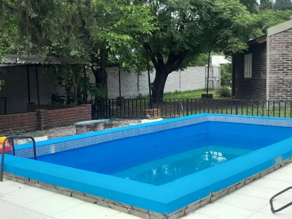 CASA EN VENTA EN PERGAMINO CON PILETA