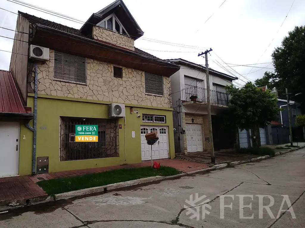 Venta PH 4 ambientes con cochera cubierta en Quilmes