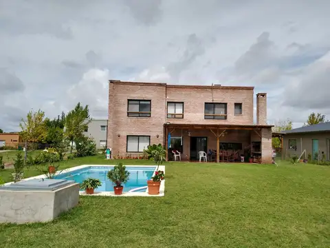 VENTA CASA 5 AMB A LAGUNA SAN FRANCISCO VILLANUEVA