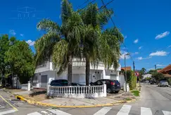 Saavedra ,Barrio Parque,Casa con Parque y Pileta - 5 Dorm. - Zona Residencial