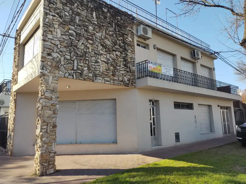 HERMOSA CASA 3 DORMITORIOS,GARAGE,TERRAZA, 2 BAÑOS