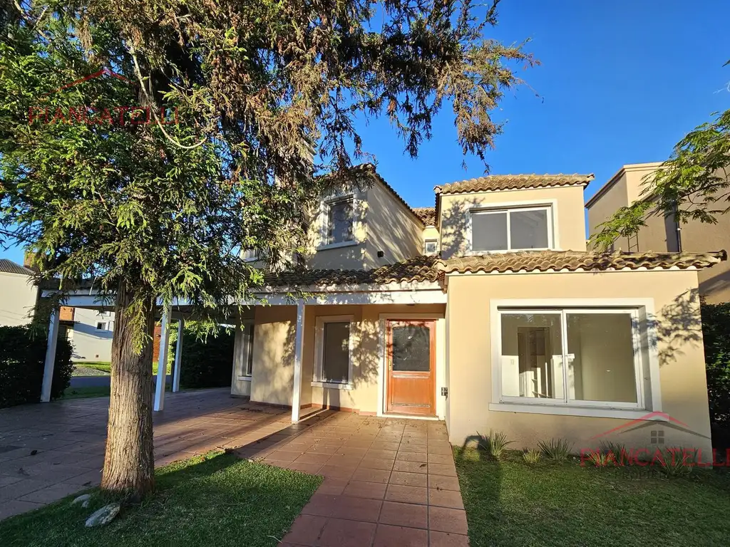 VENTA DE CASA EN COUNTRY BANCO PROVINCIA CON 4 HABITACIONES