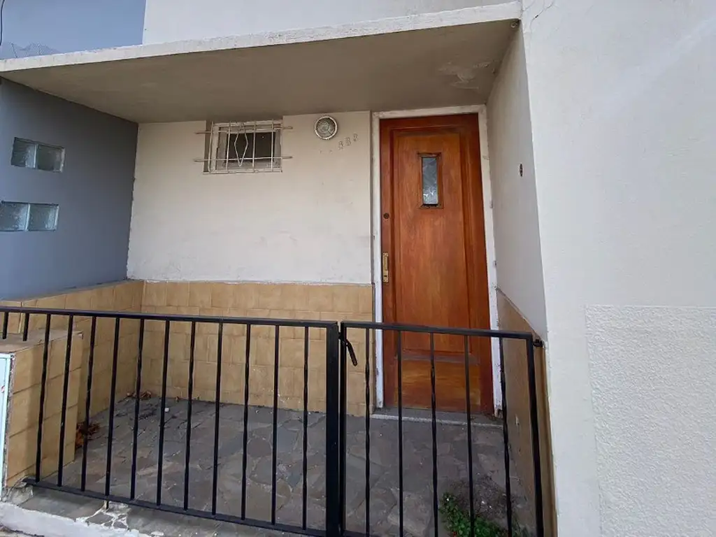 casa 63 m2, 2 dormitorios a RECICLAR