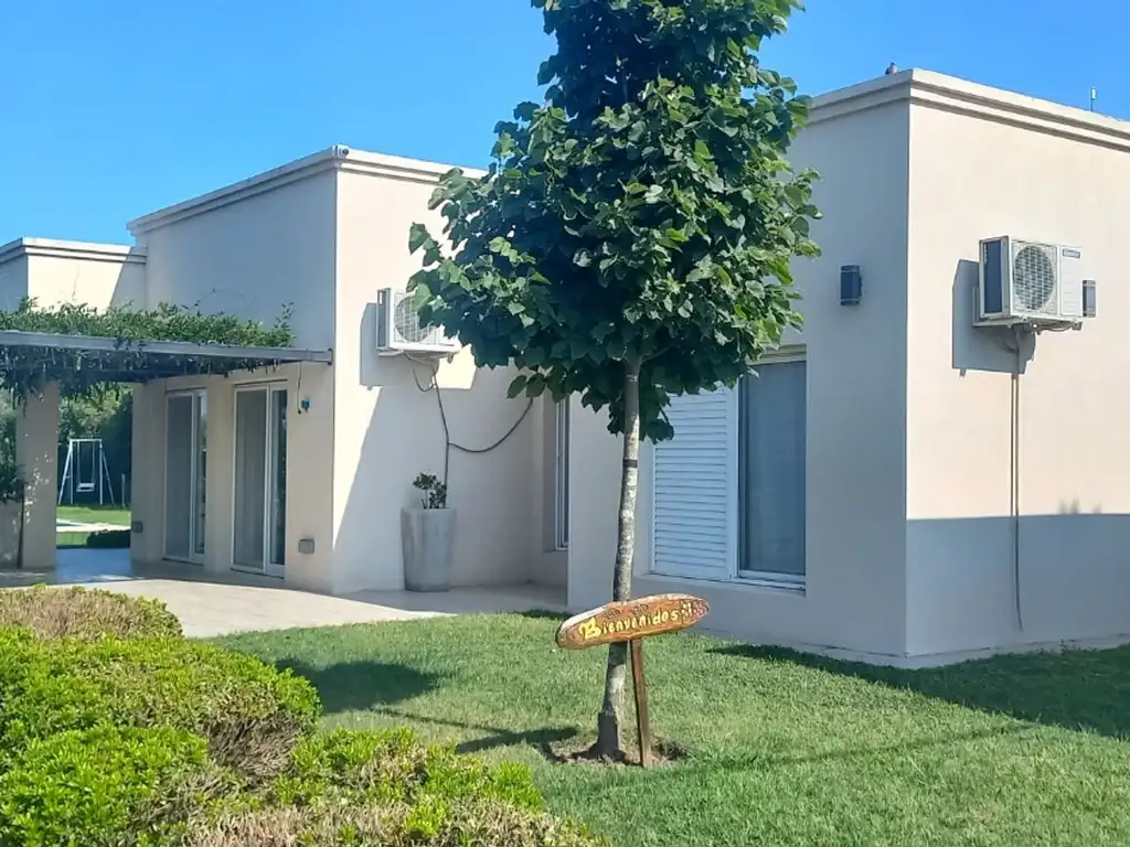 VENTA CASA CON PILETA OLIVERO PUEBLO CARCARAES