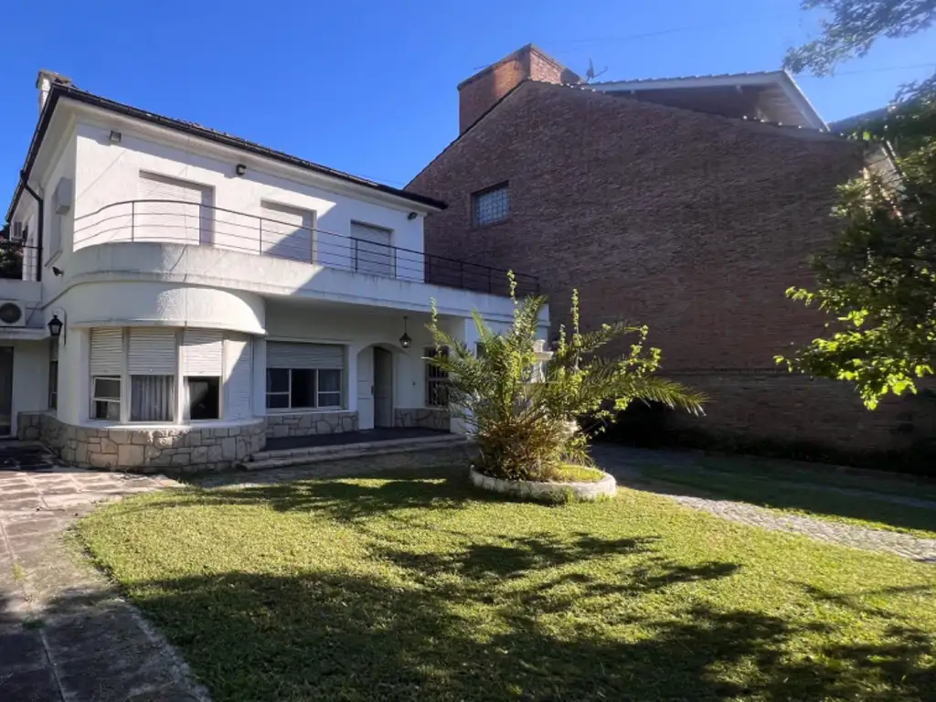 Casa en venta de 6 ambientes en Martinez