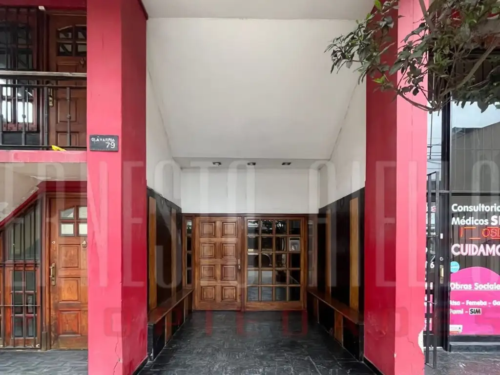 VENTA SEMIPISO DE 2 AMBIENTES CON BALCÓN EN QUILMES CENTRO.