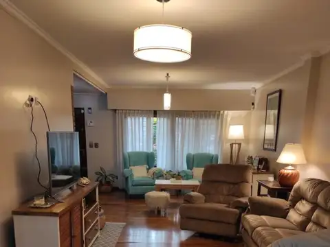 Casa en Venta - 6 ambientes - USD 385.000