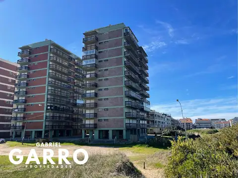 Departamento en alquiler temporario con vista al mar.