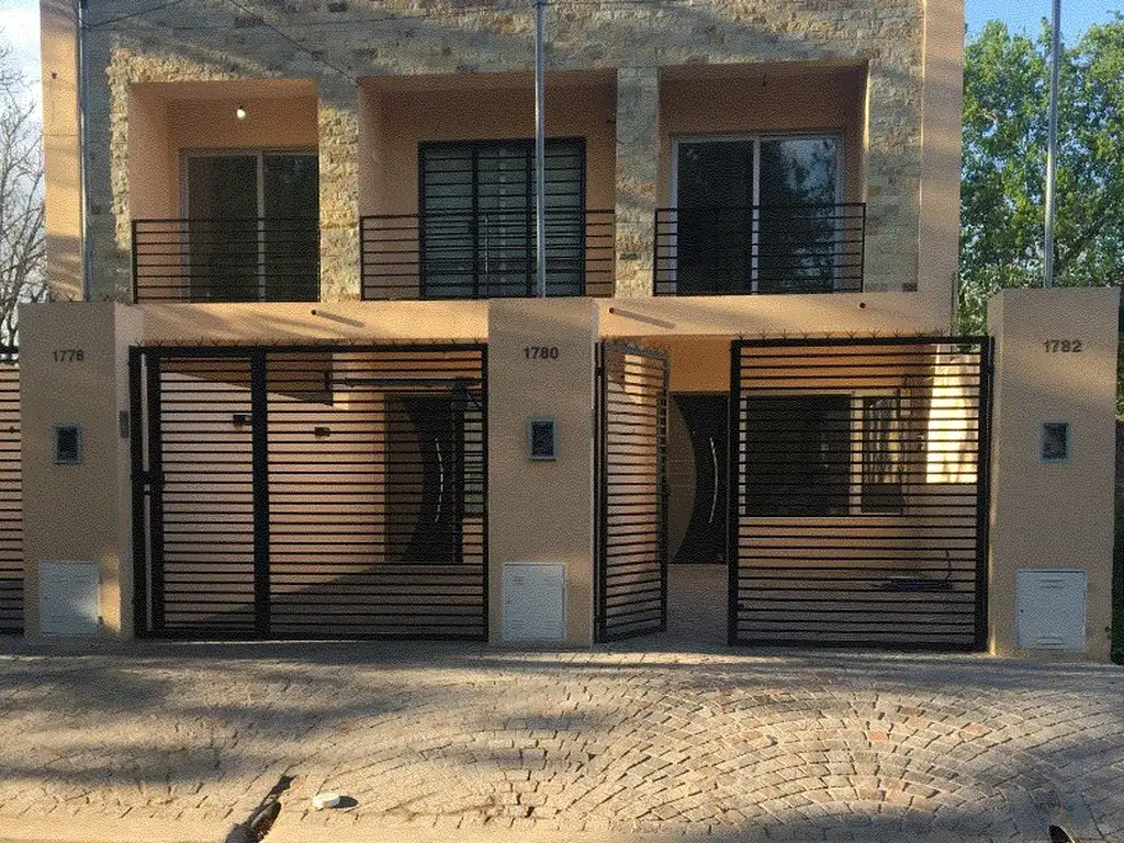 Duplex a estrenar en General Rodríguez, zona centrica