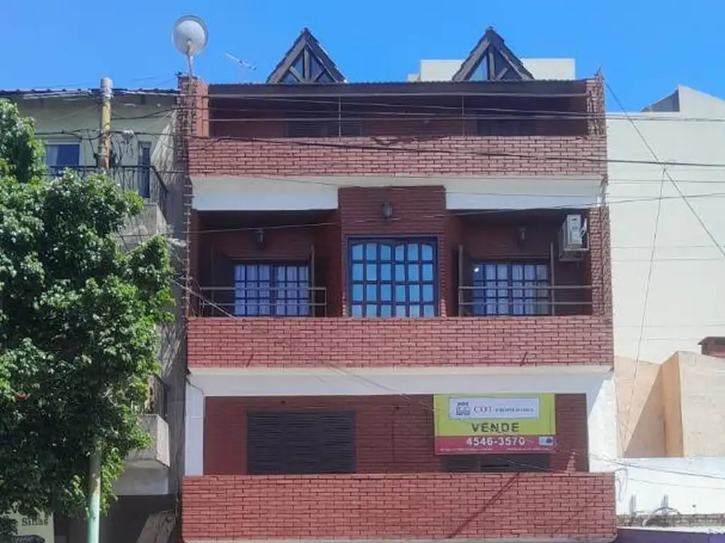 Venta en block, local comercial + 3 deptos Mataderos