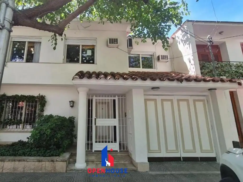 OPENHOUSE Vende fabulosa casa en Barrio Bombal de ciudad, frente a casa de gobierno