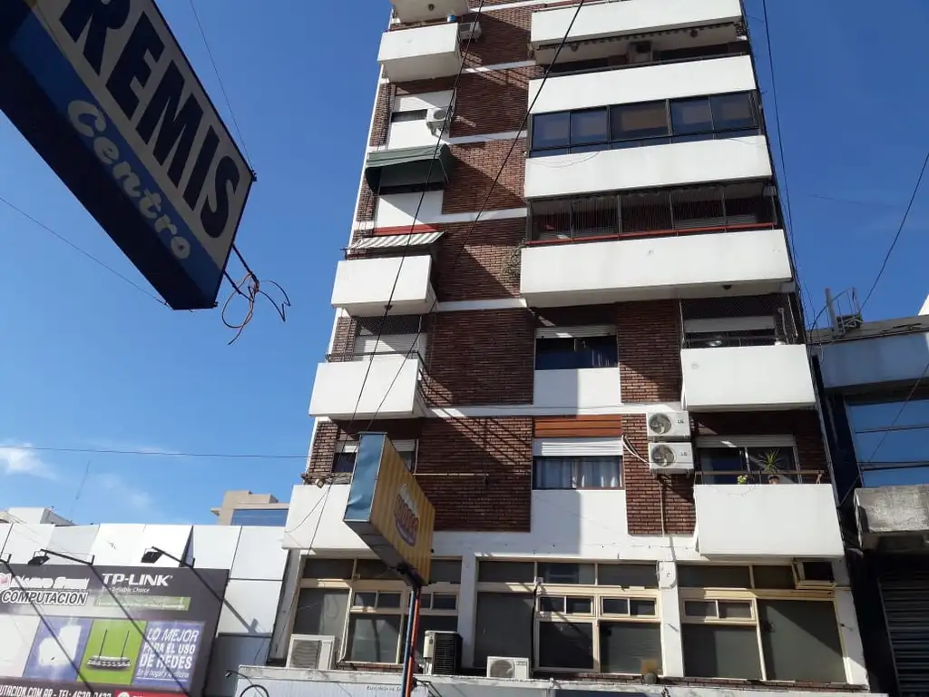 Venta Departamento Tres Ambientes. Morón Centro