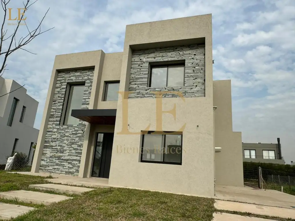 CASA A LA VENTA EN PUERTOS DEL LAGO