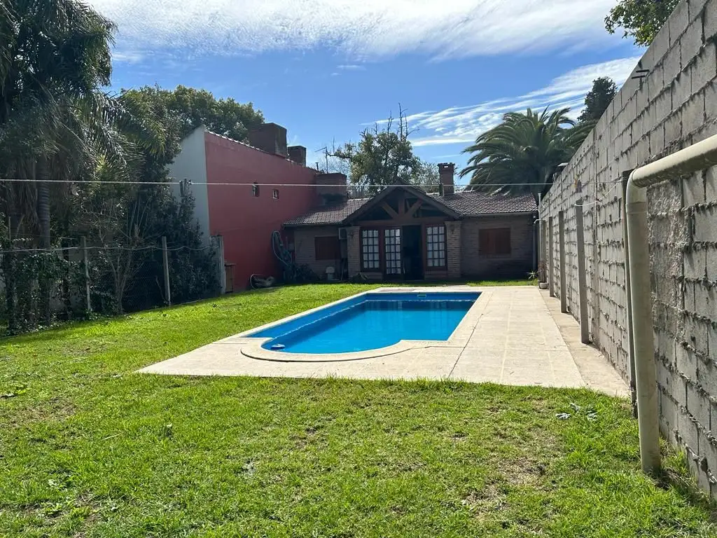 Venta de Lote con quincho y pileta, Parque Leloir, Ituzaingo