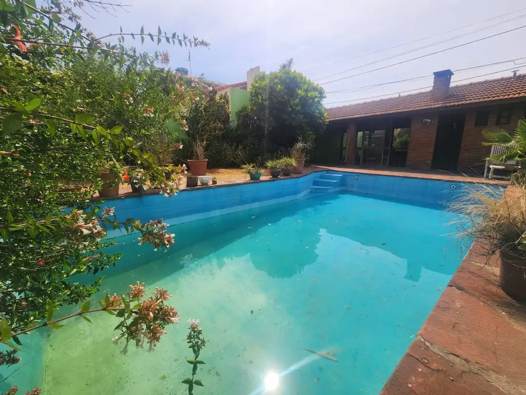 VENTA CASA CIUDAD JARDIN PARQUE PILETA DOBLE LOTE