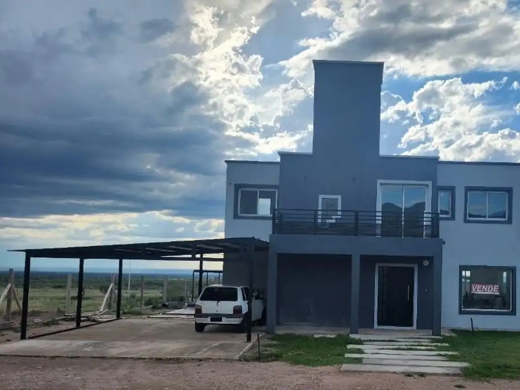 Venta de Casa en Barrio Privado La Punta-San Luis