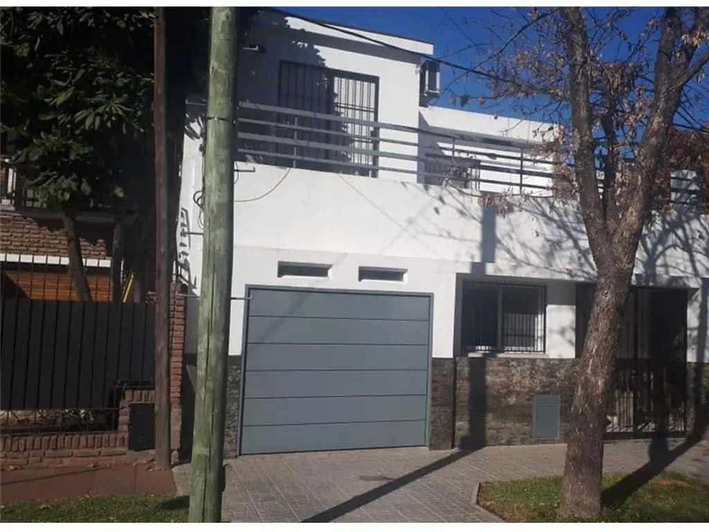 CASA EN VENTA 3 DORMITORIOS CON PILETA