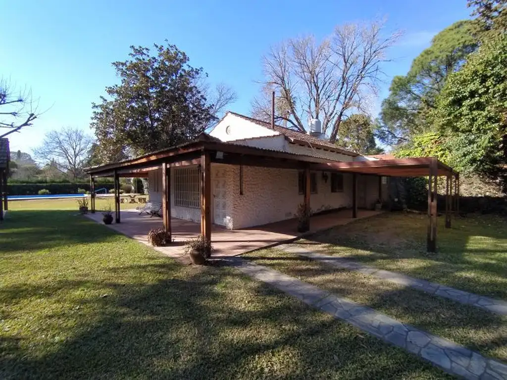 Casa sobre terreno de 1.100 m²