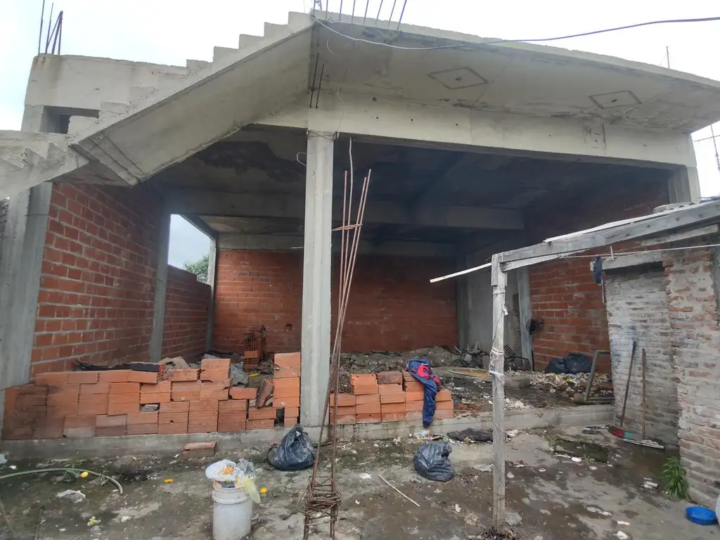 Propiedad con amplio terreno en venta