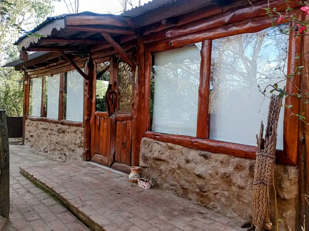 VENTA DE CASA Y CABAÑA VILLA YACANTO CALAMUCHITA