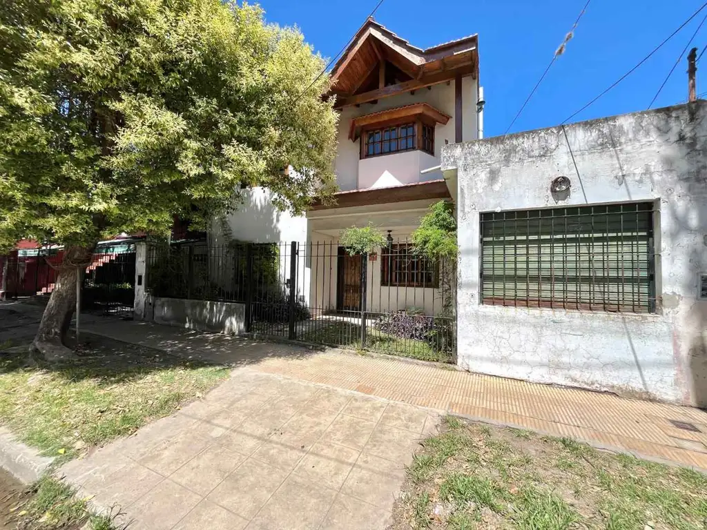 VENTA CASA LOTE PROPIO EN BECCAR