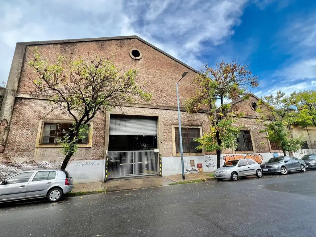 GALPÓN EN VENTA BARRACAS 3097M2