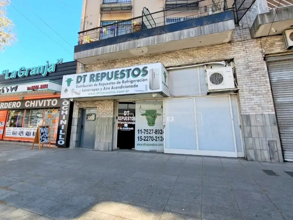 Departamento Tipo Casa al Frente en Primer Piso en Duplex con Balcon Aterrazado