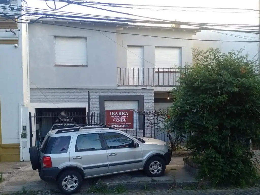 Excelente casa apta desarrollo en San Isidro