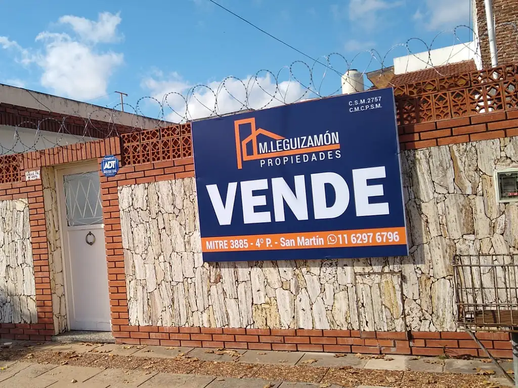 VENDE CASA 5 AMB CON PATIO, COCHERA Y TERRAZA ZONA V. BONICH, SAN MARTIN