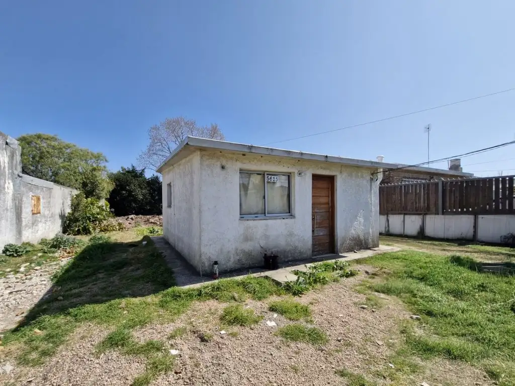 Venta Casa Flor de Maroñas 2 dorm. amplio jardín