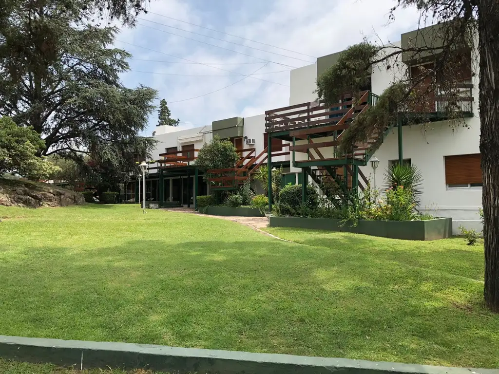 VENDO DEPARTAMENTO AMOBLADO EN VILLA CARLOS PAZ ( EN COMPLEJO OASIS DEL LAGO) PRECIO UNICO