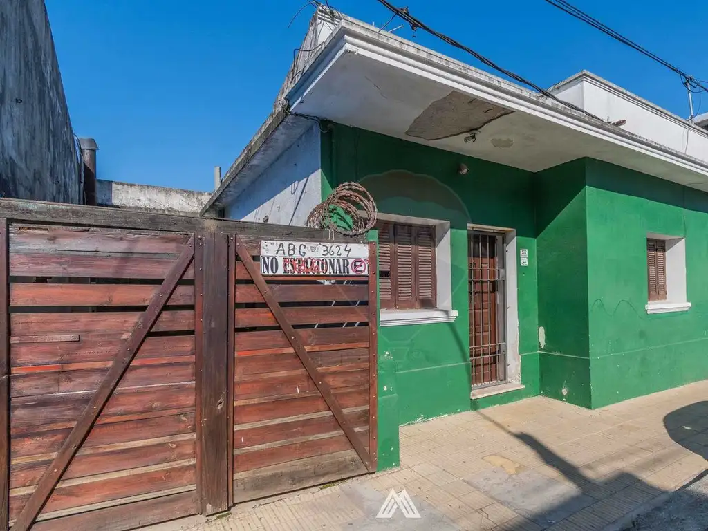 Venta en centro de Pando casa de 2 dormitorios