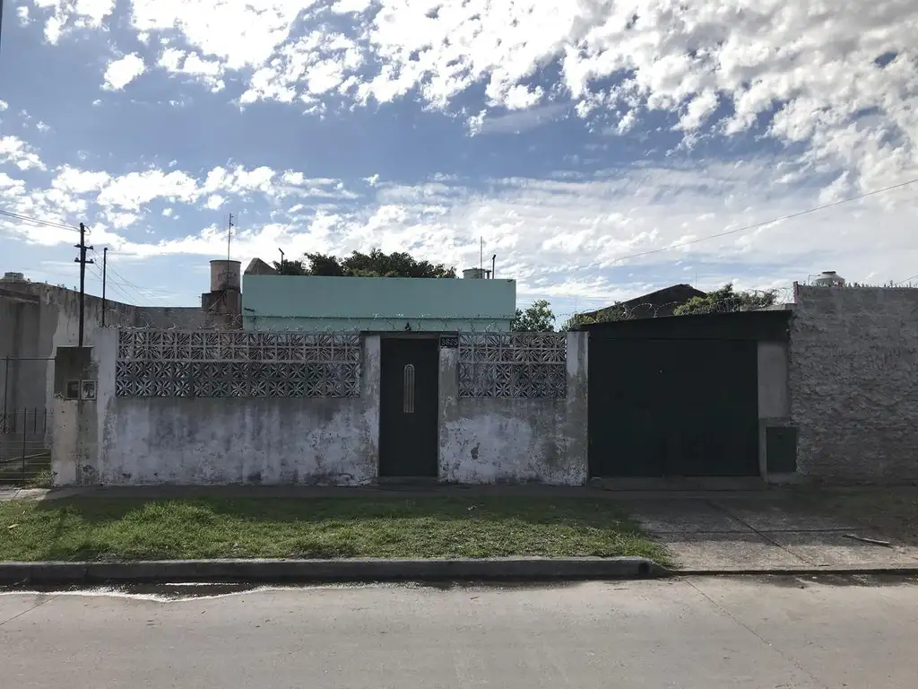 Casa Quilmes Oeste, Quilmes Oeste Adinco