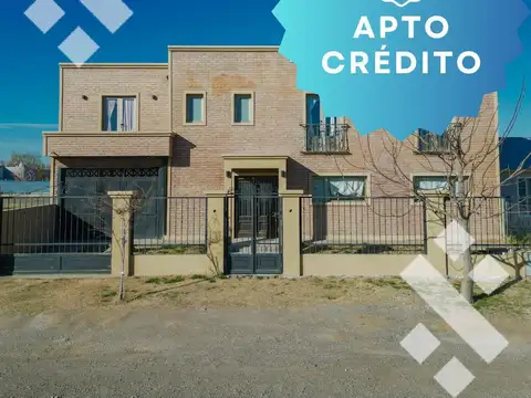 Venta de casa 3 dorm con Pileta - Barrio Los Castaños -  Plottier