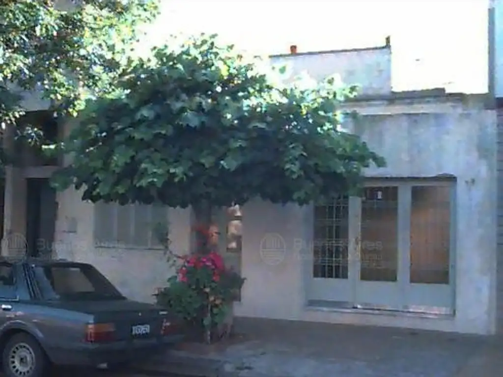 Casa en Parque Chacabuco 400mts totales A Reciclar