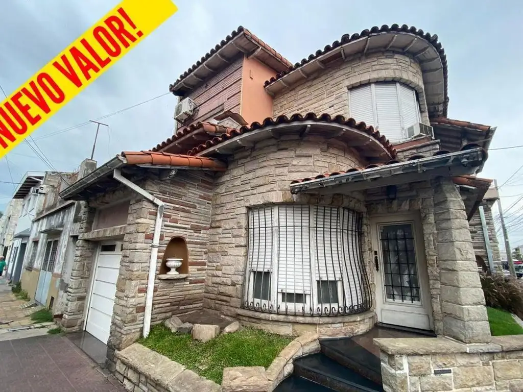 NUEVO VALOR! Chalet de 4 ambientes con local comercial