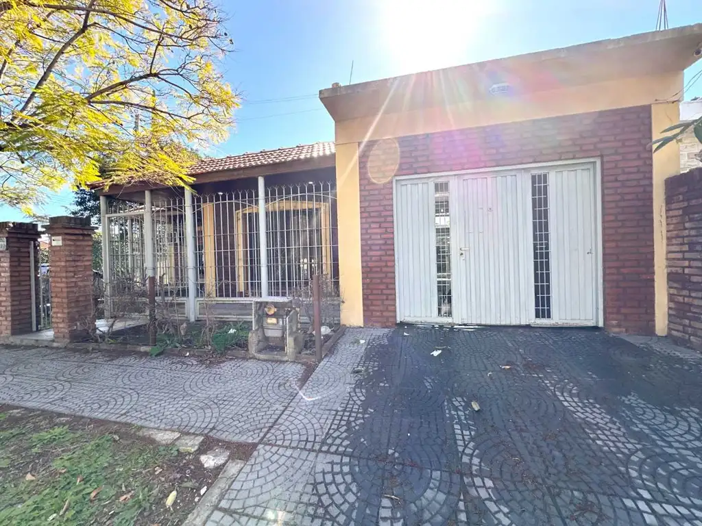 Casa venta Quilmes Oeste 4 ambientes parque