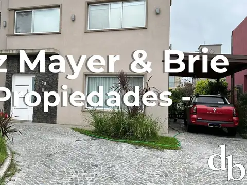 Venta casa en Brisas de Adrogué en lote interno Oportunidad!