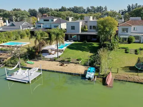 Casa Estilo Santa Fe al Lago en Alquiler en Santa Bárbara