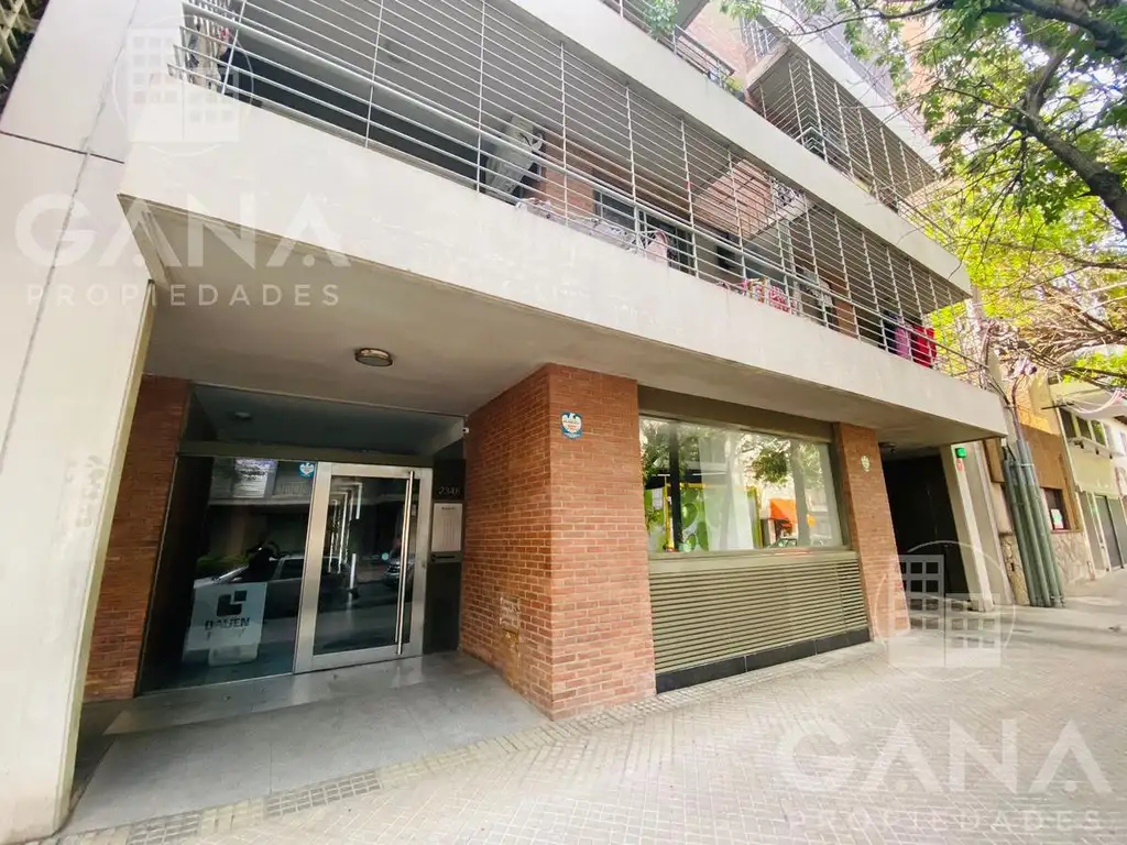 Venta Departamento abasto - 2 dormitorios con balcón