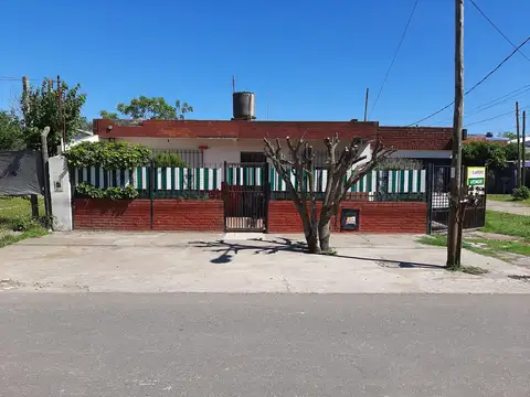 CASA EN VENTA EN FLORENCIO VARELA