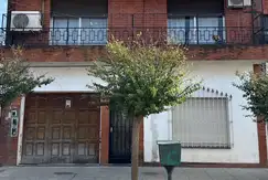 Casa en planta alta de 4 Ambientes con Balcón Y Patio. Excelente Oportunidad !