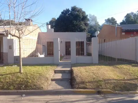 Casa en venta - 1 Dormitorio 1 Baño - 300Mts2 - Castelli