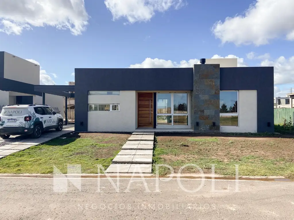 Venta de Casa a Estrenar en Lagos de Canning