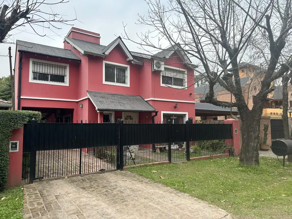 Casa en venta en el Barrio Los Naranjos