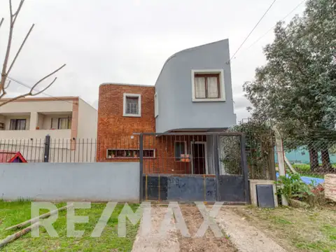 VENTA CASA  5 AMB  CON PILETA PILAR APTO CREDITO