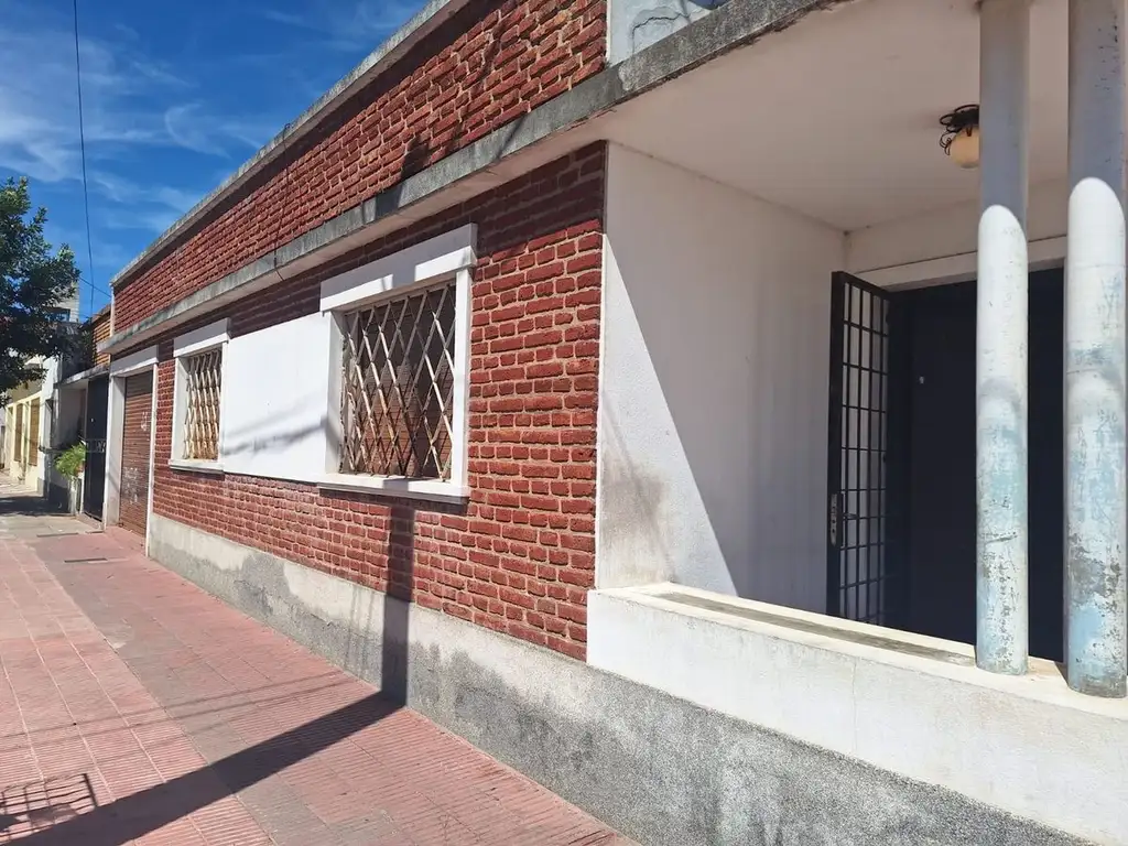 Venta de Casa 2 dormitorios con cochera en Alberdi