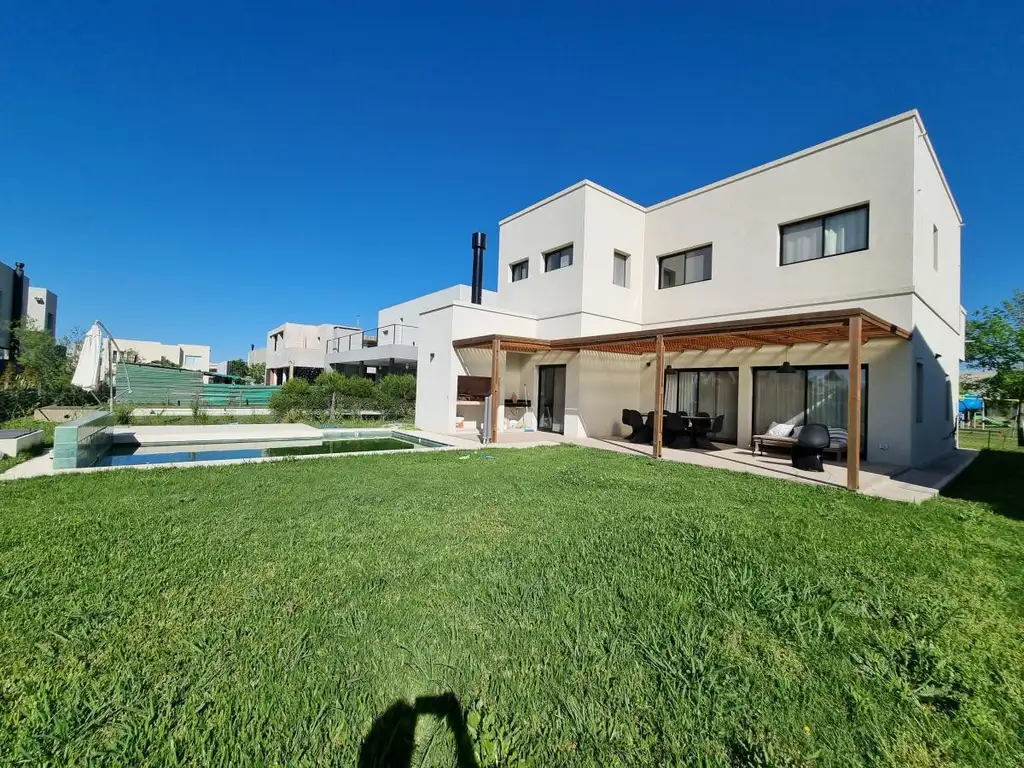 Casa en Venta en Araucarias, Puertos del Lago