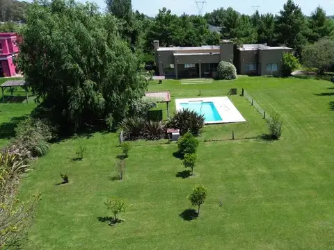 VENTA CASA 5 AMB CHACRAS DE LA CRUZ, LOTE AL AGUA